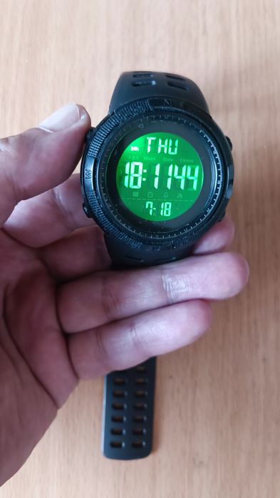 Vând ceas sport bărbătesc