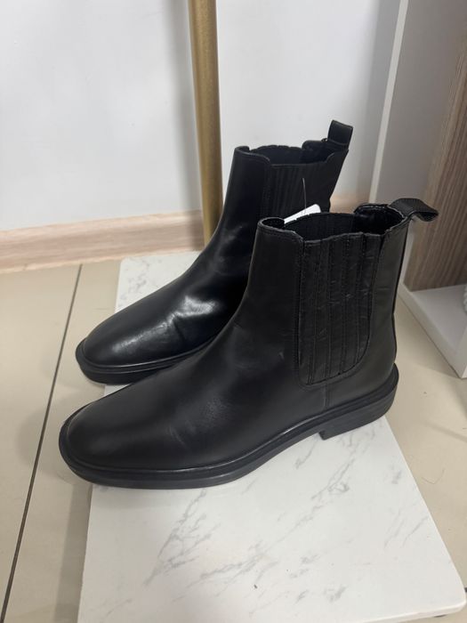 Botine / ghete fără toc model Chelsea piele naturală Zara mărimea 40