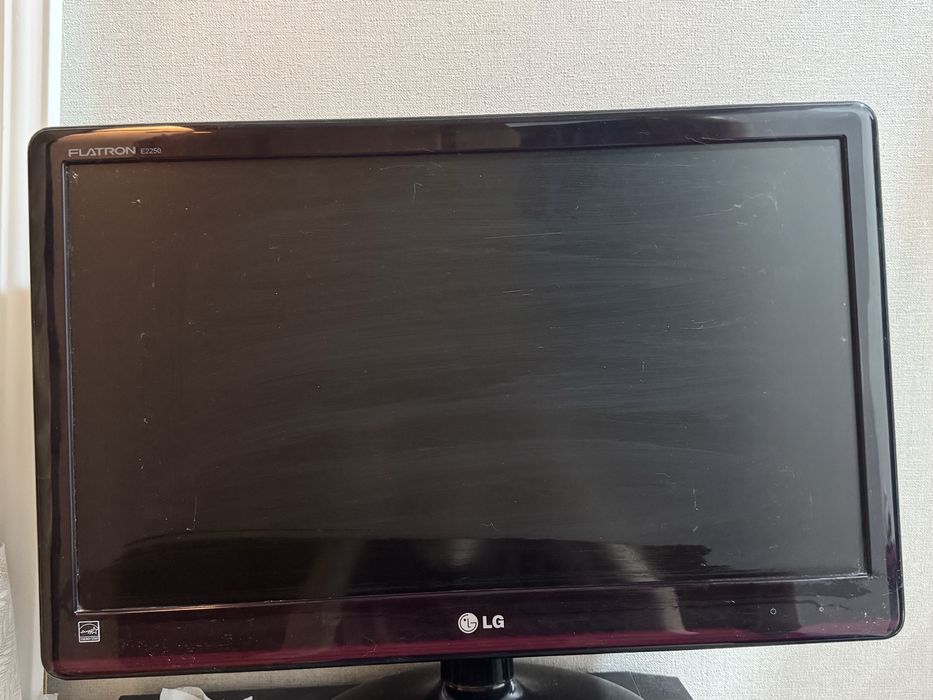 Монитор LG Flatron E2250V-PN,