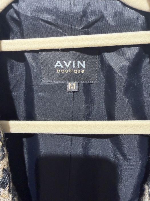 Ново сако Avin букле