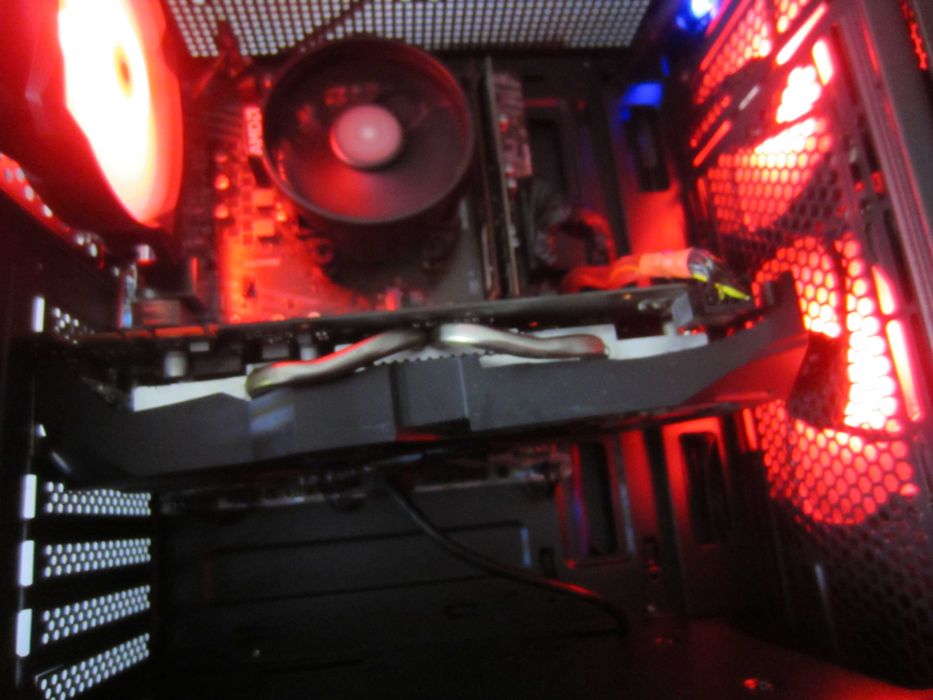 Гейм Ryzen 5 2600, 16GB с  GTX1070  , SSD  256GB 500GB HDD