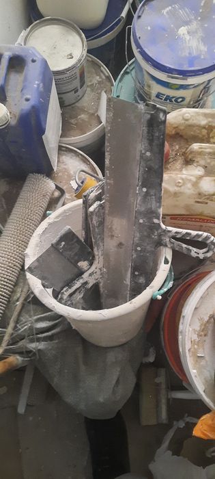 Стремянка, валики, уровень, шпателя