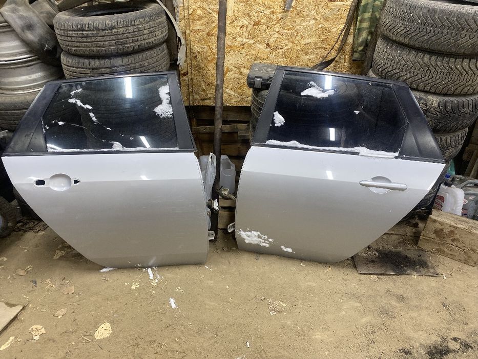 Продам задний дверь