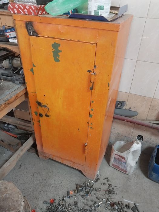 Продам железный сейф