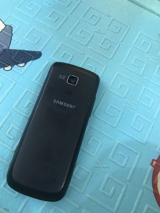 Продам 2 телефона