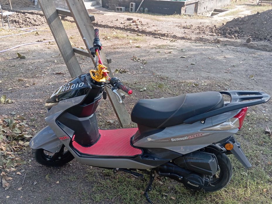 Мопед m12 bennali 200