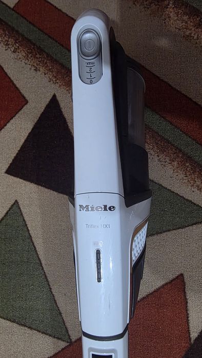 Miele Triflex HX1 - Акумулаторна прахосмукачка
