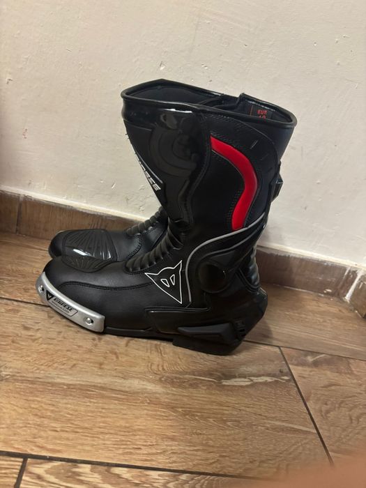Vând cizme moto Dainese