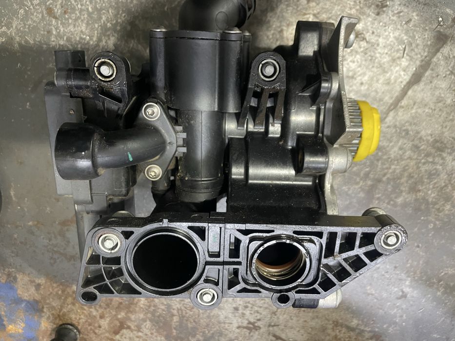 Насос VAG 06L121600D