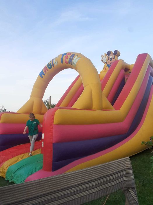 TOBOGAN GONFLABIL Sh, L 4,5 m./ lungime 8m./h 6m, preț: 2100 euro.