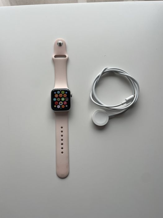 • Apple Watch • Gen 4 • 40mm•