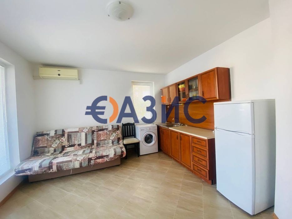 Продава се Двустаен апартамент в к.к. Слънчев бряг - 59 кв.м за 1185 €/кв.м - Снимка #3
