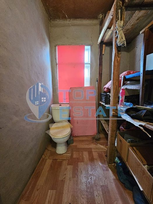 Къща с вътрешна тоалетна и частичен ремонт в село Ново градище, облас