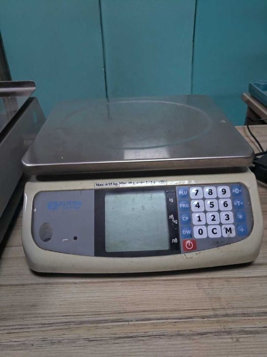 Разпродажба на хладилни витрини ,фризери,стелажи,ел.везни,касов апарат