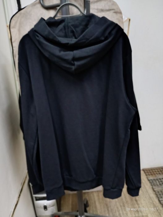Худи с капюшоном и на молнии