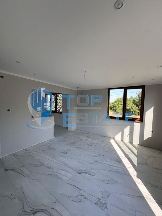 Продава се Етаж от къща в Горна Оряховица - 76 кв.м за 2033 €/кв.м - Снимка #1