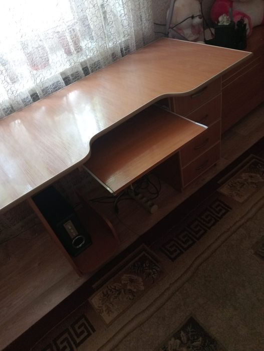 Стол писменный,и компьютерный