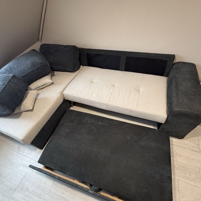 Диван 160/200 + 5 възглавници (Русе) – запазен