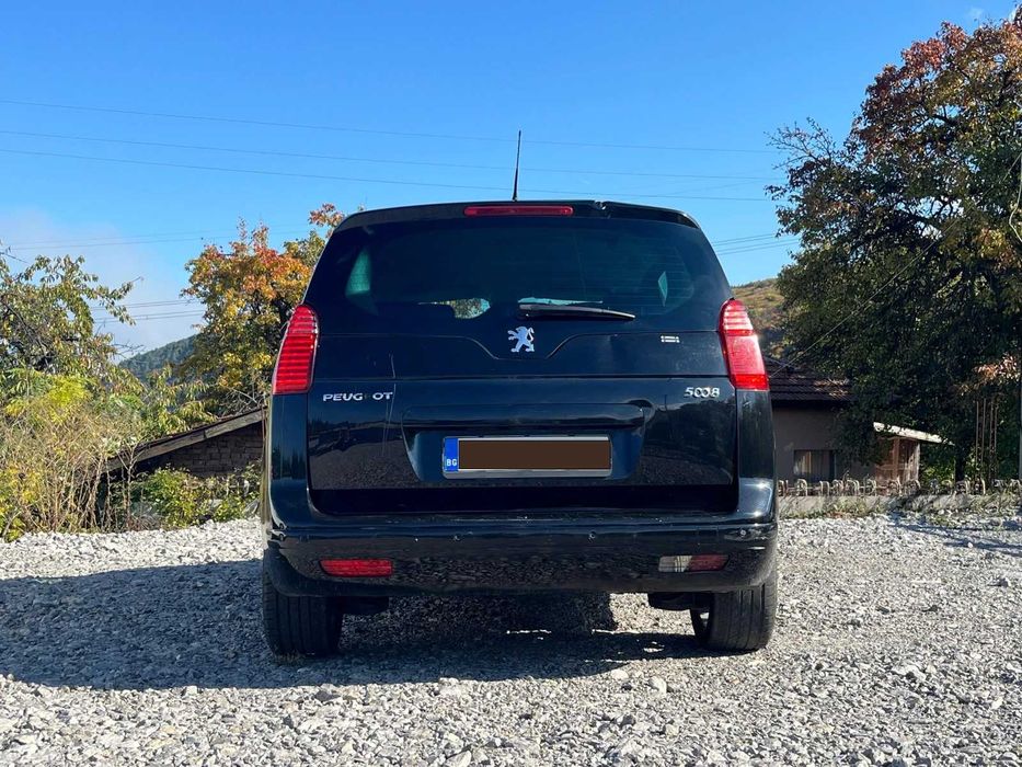 РАЗУМЕН КОМЕНТАР Peugeot 5008 1.6 HDI климатроник, монитори - екстри