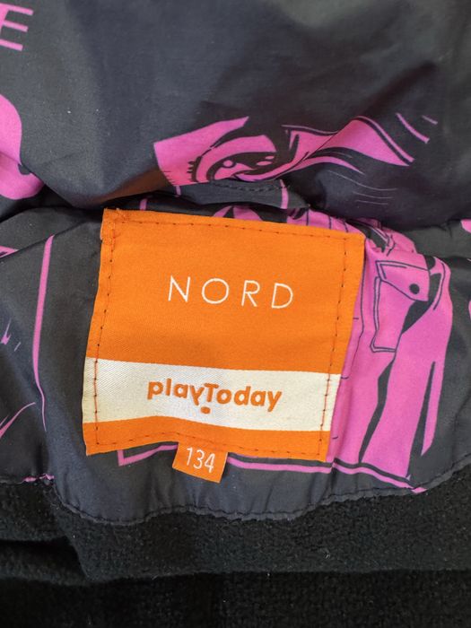 Продам куртку для девочки