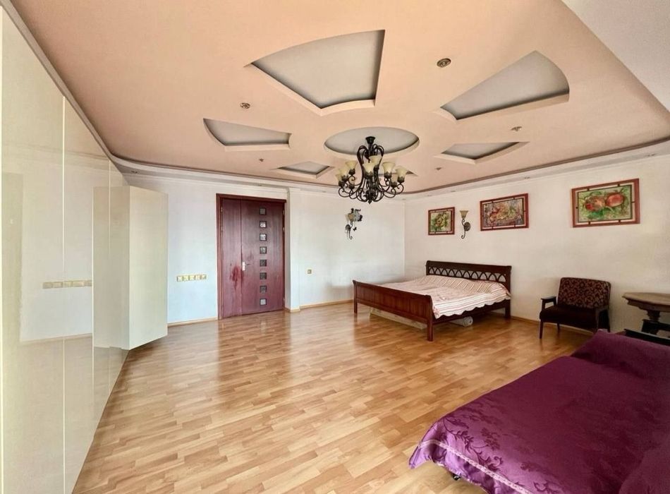 Ойбек Банковский дом квартира 5 комнатная площадь 182 парковка  ШохМед