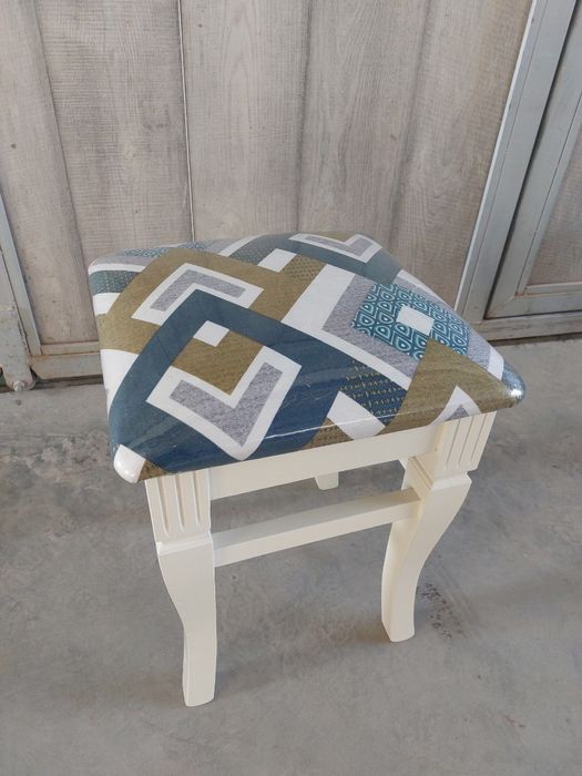 стол и табуретки для кухни по низким ценам