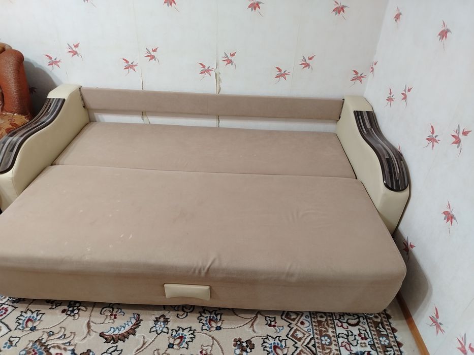 Продам диван в хорошем состоянии