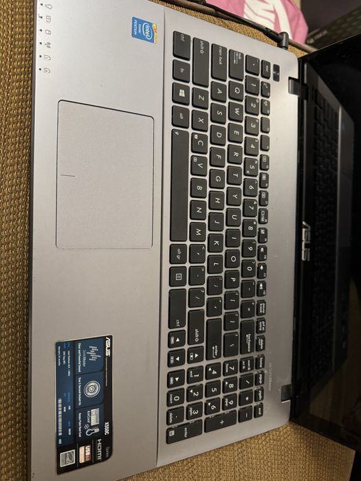 Laptop ASUS X550C