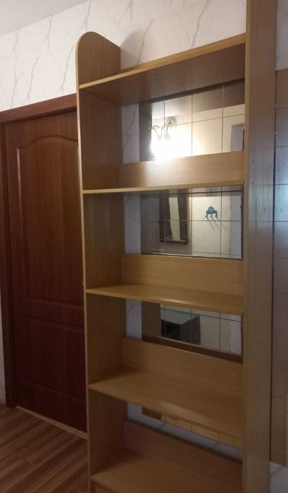 Продам книжную полку, б/у