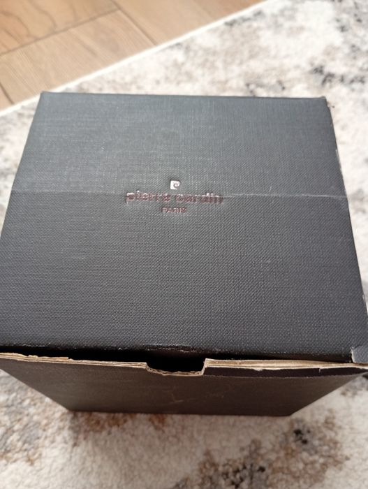 Suport Carti Pierre Cardin