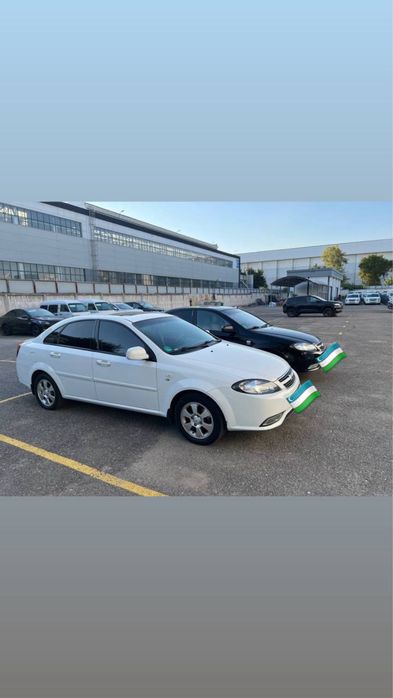Jentra 3 poz oq rang 2020yil  probeg 98.000 km