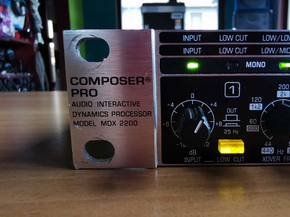 Compresor Pro Behringer Mod. MDX 2200