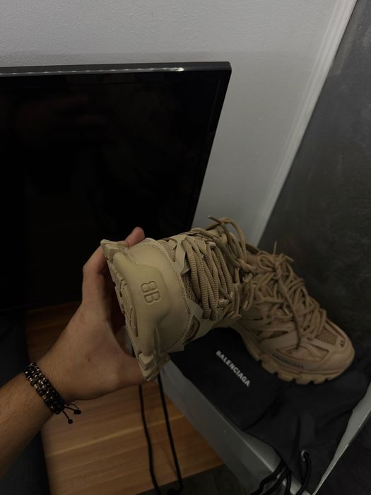 Balenciaga track Bej