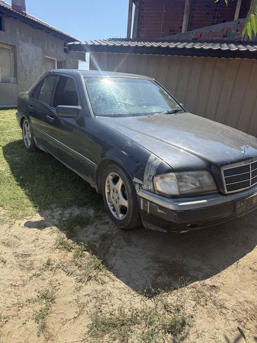 Mercedes C220 бензин  1994 г. на части