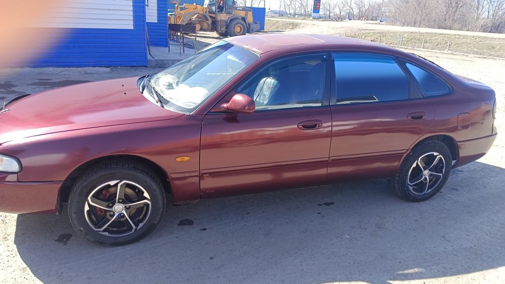 Продам Мазду кронус