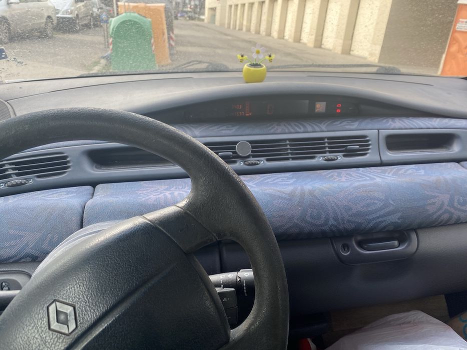 Продава се Рено еспейс 3