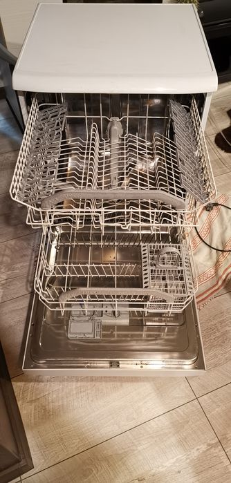 Съдомиялна Hotpoint Ariston