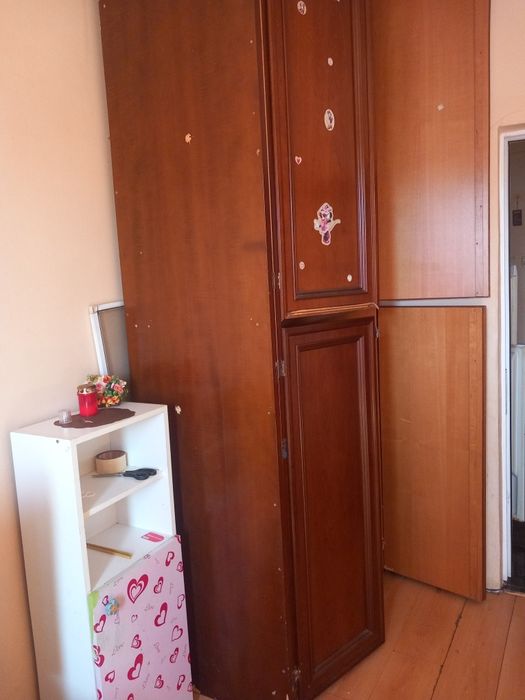 Închiriez garsoniera mobilata utilata zona tractoru  aproape de piață magazine alimentare Coresi