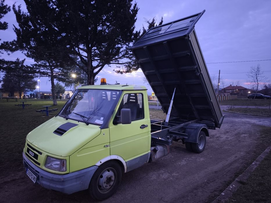 Тристранен самосвал Iveco