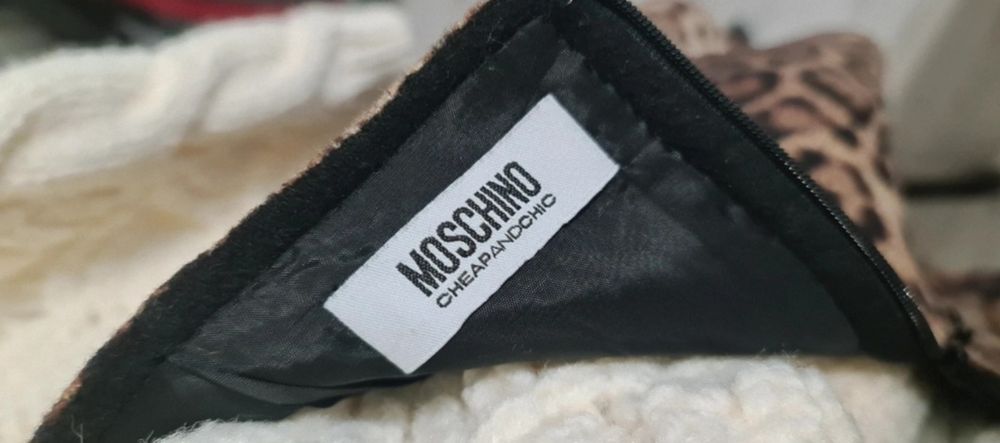 Fusta Moschino Cheap and chic