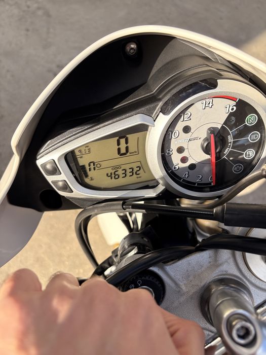 Triumph street triple 675 2010