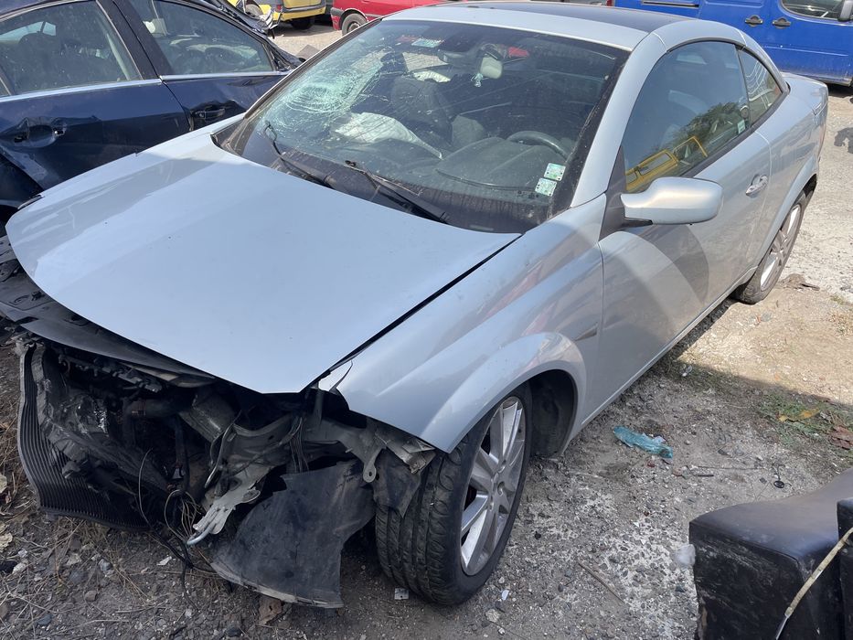 Рено Меган Кабрио 2.0i 16v 135кс 2004г На Чати