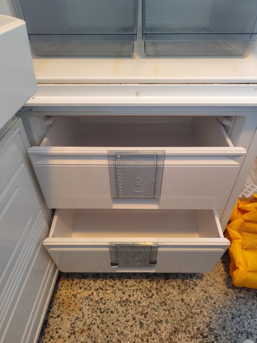 Хладилник с фризер