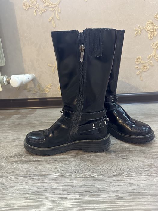 Продам детские сапоги