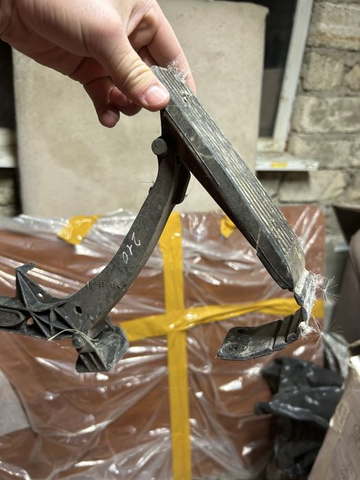 Запчасти на w210