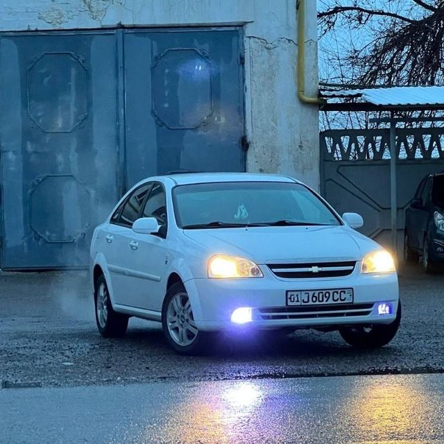 Assalomualekum moshina srochna sotiladi