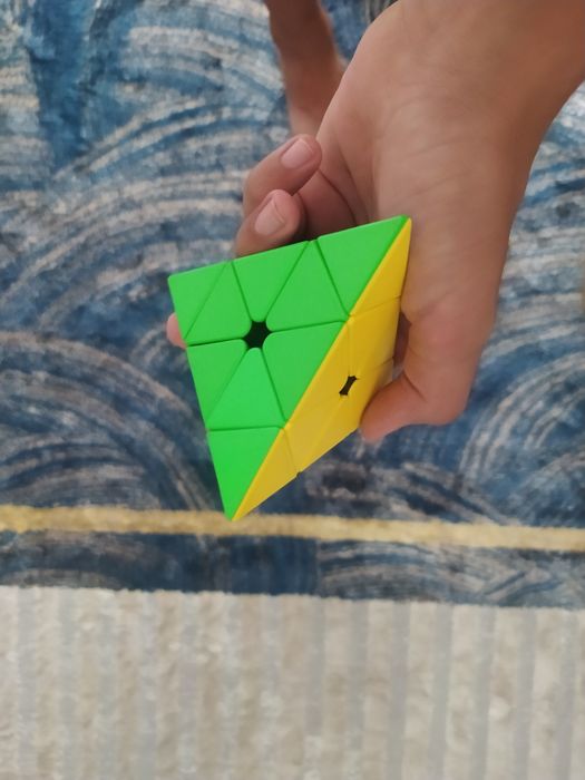 Kubik Rubiklar har xil