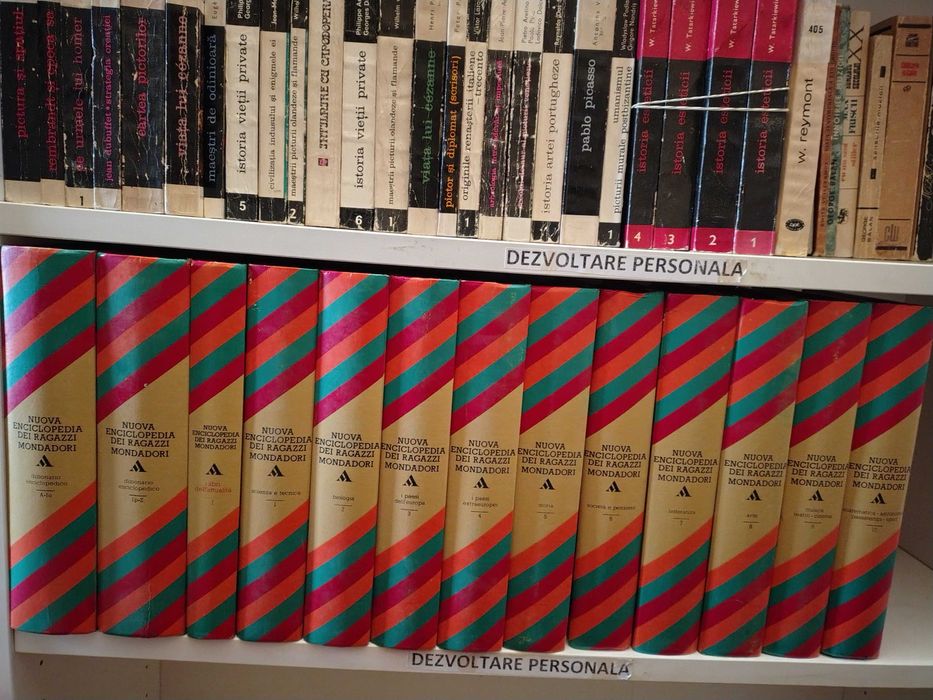 Vând enciclopedie în limba italiană
