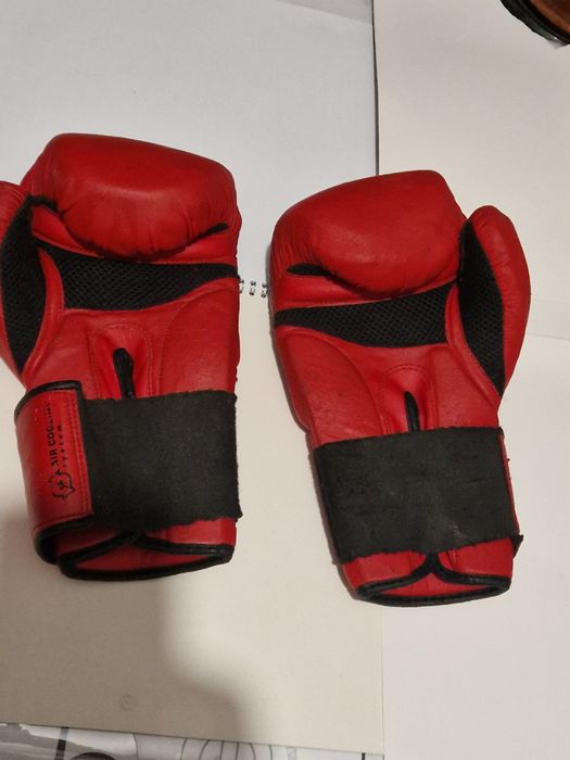 Mănuși de box folosite