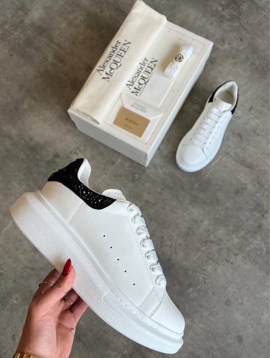 Adidasi Alexander Mcqueen cristale crystals albi negri din piele naturala